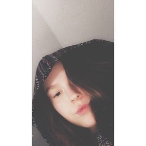 Meet your Posher, Ariel